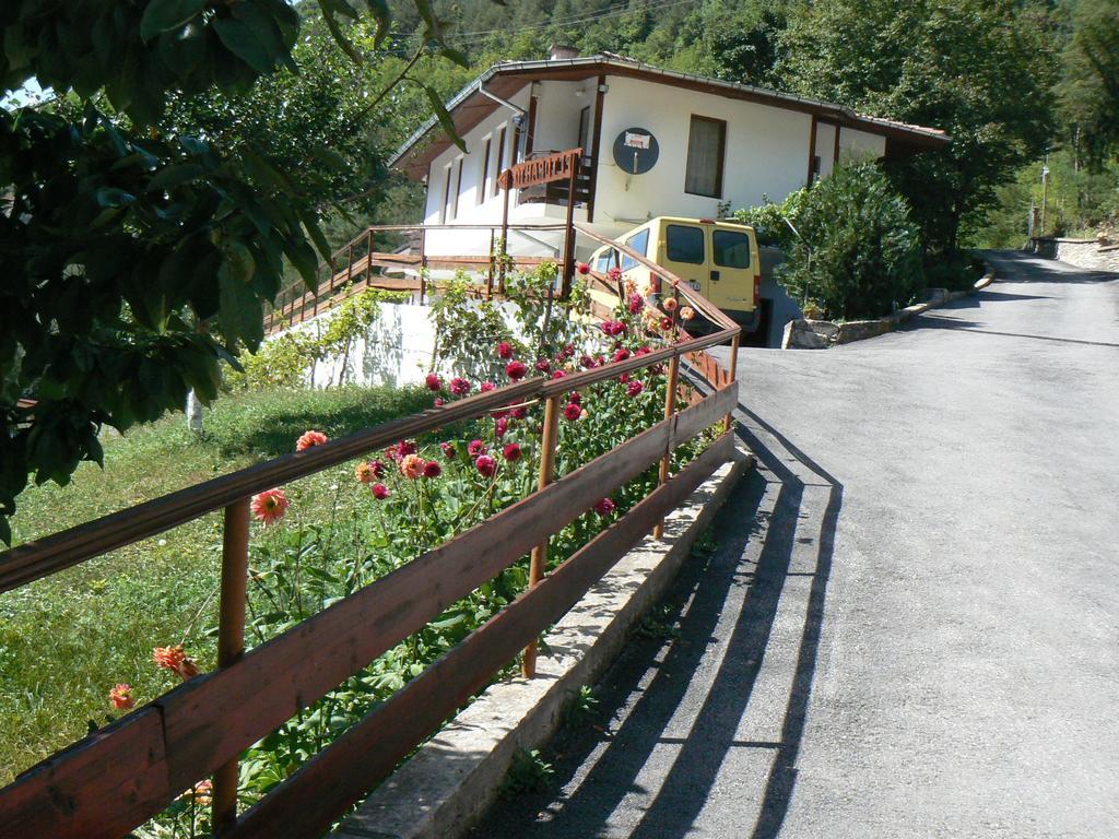 Fisherman'S Hut Family Hotel Beden المظهر الخارجي الصورة