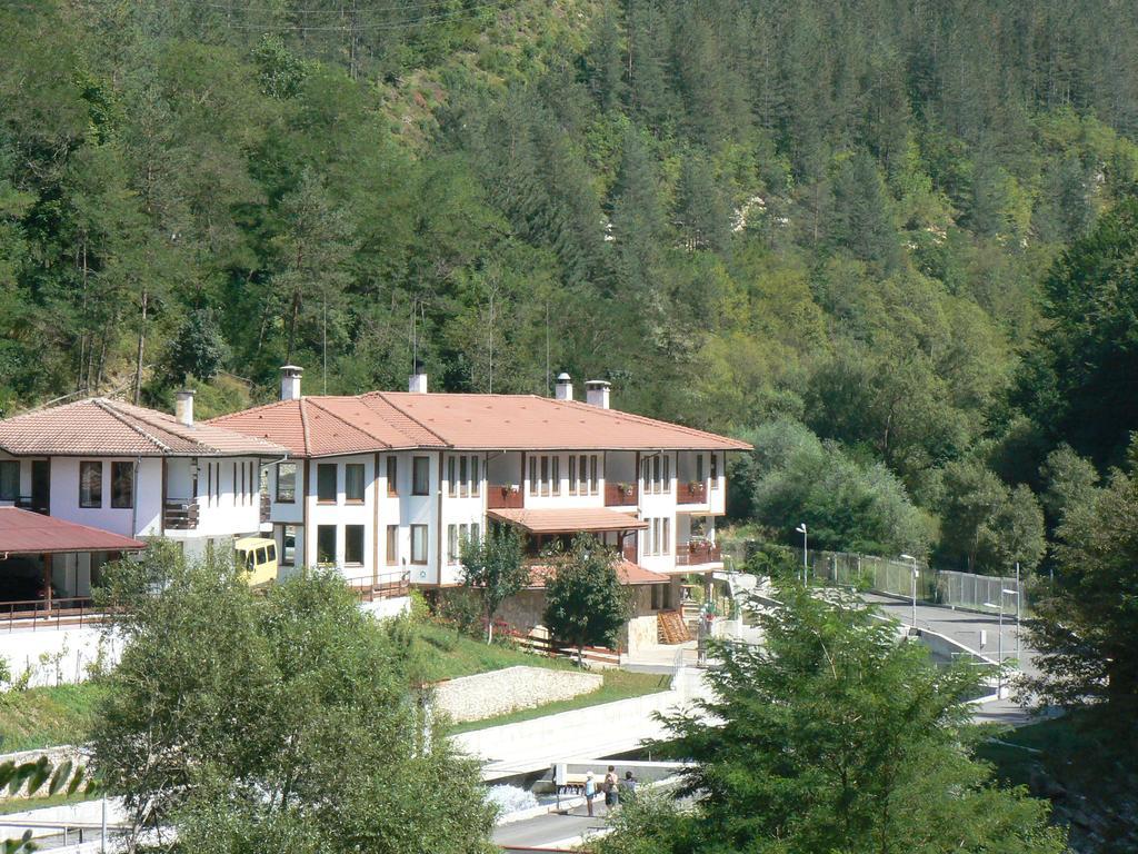 Fisherman'S Hut Family Hotel Beden المظهر الخارجي الصورة