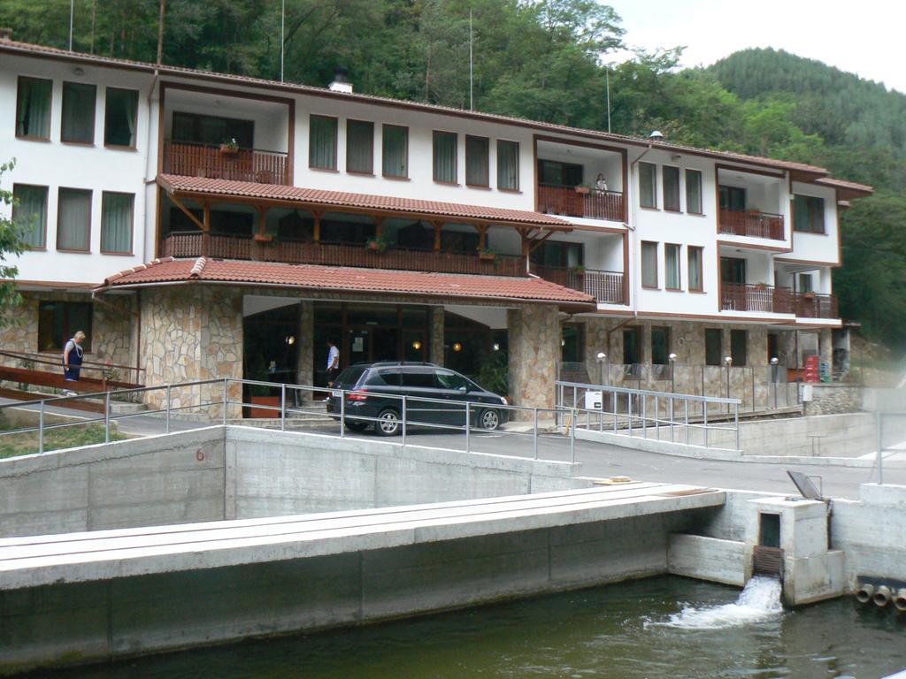 Fisherman'S Hut Family Hotel Beden المظهر الخارجي الصورة