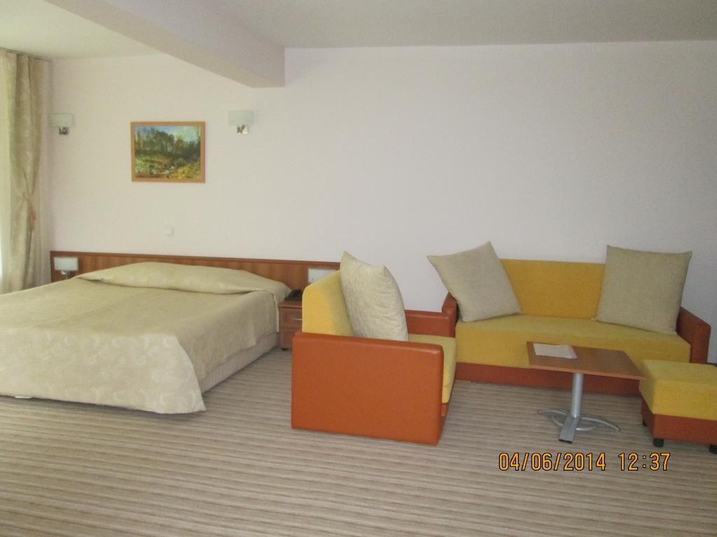 Fisherman'S Hut Family Hotel Beden المظهر الخارجي الصورة