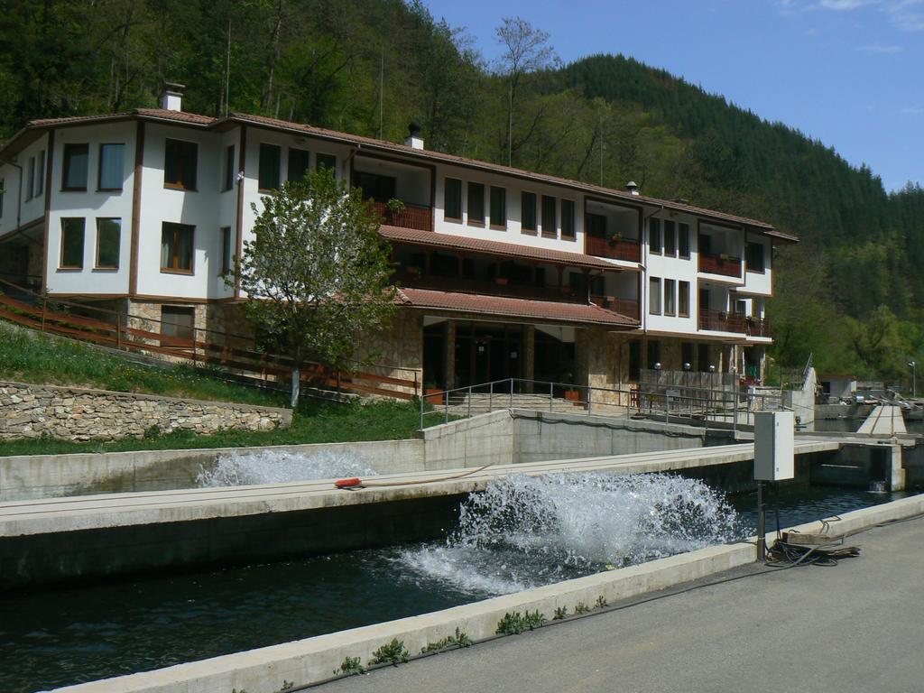 Fisherman'S Hut Family Hotel Beden المظهر الخارجي الصورة
